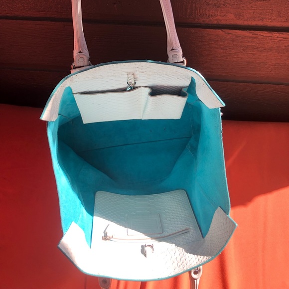 Coach collection white snakeskin bag with Turquoise interior Authentic - Picture 3 of 7